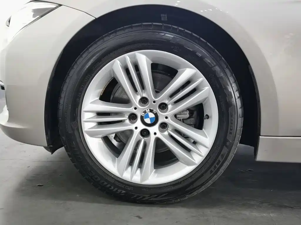 BMW 3 Series — миниатюра 17
