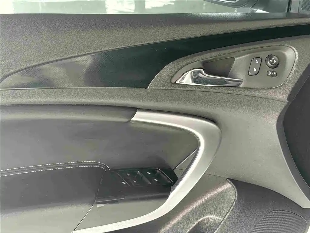 Buick Regal — миниатюра 8