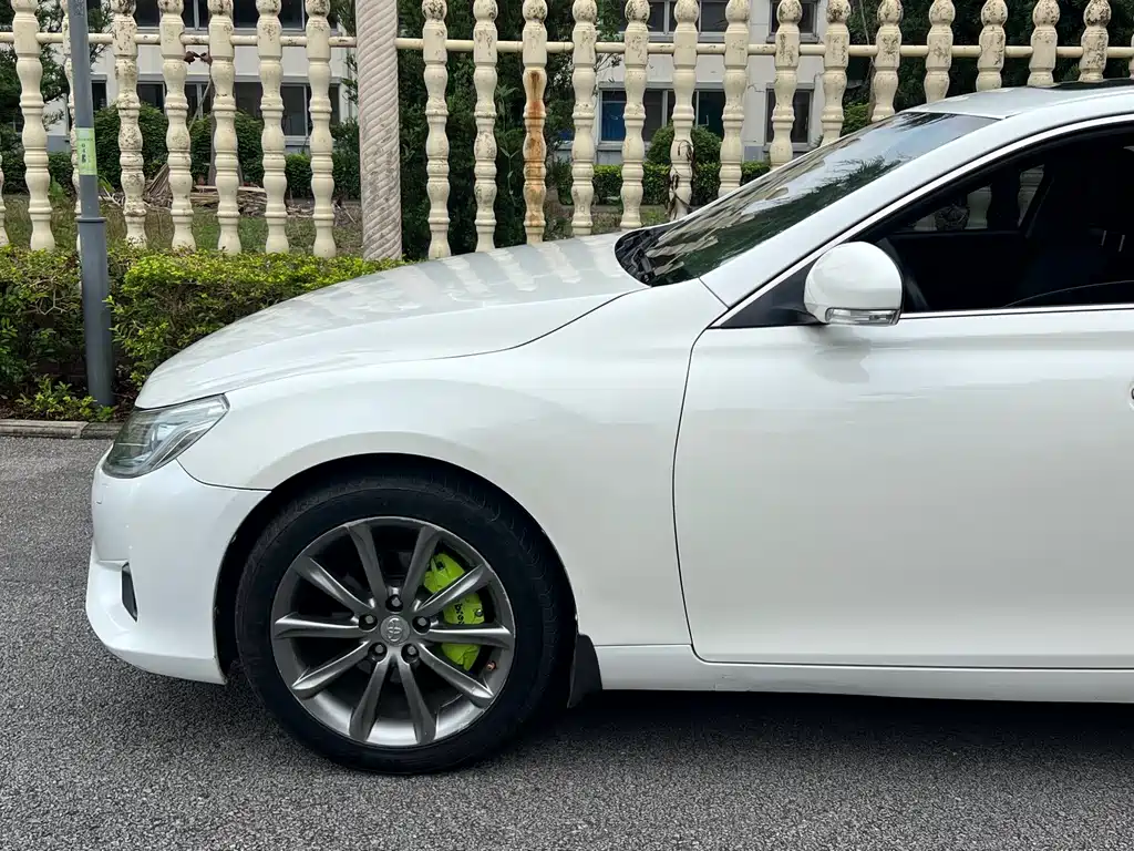 Toyota Reiz — миниатюра 5