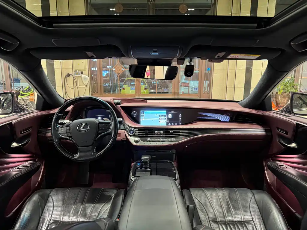 Lexus LS — миниатюра 11