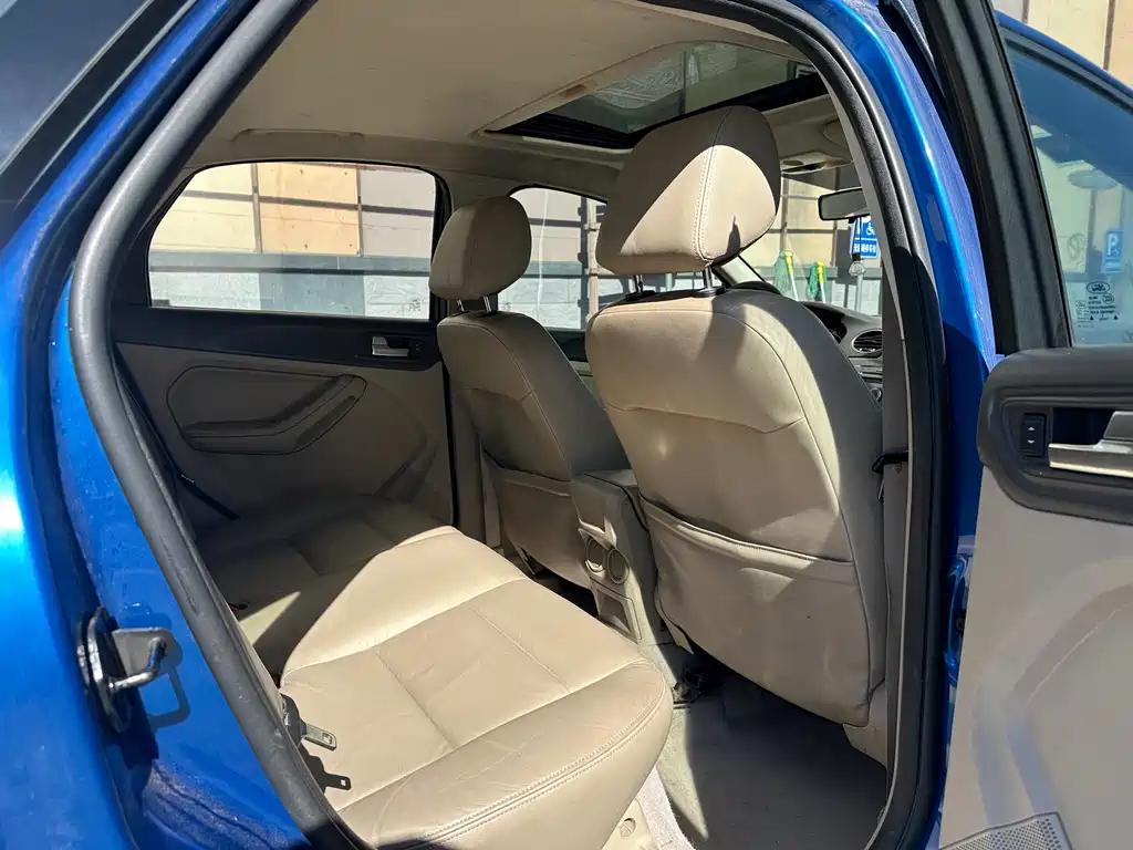 Ford Focus — миниатюра 15