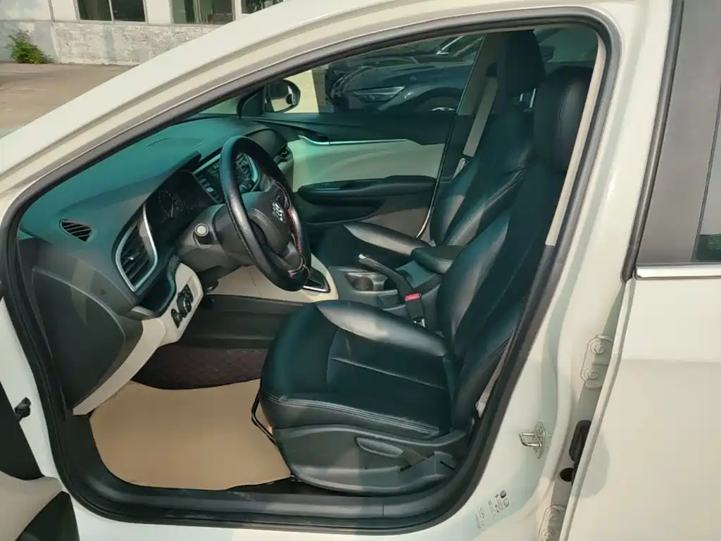 Buick Excelle — миниатюра 15