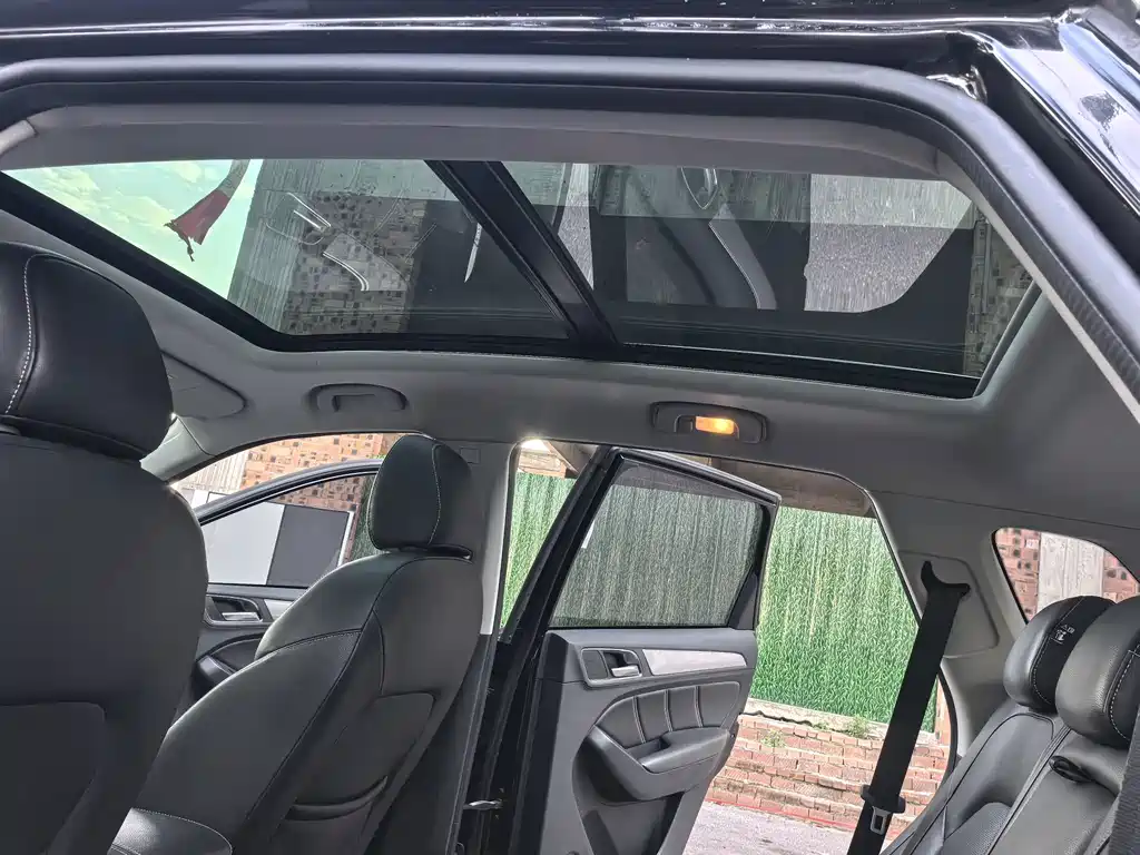 Roewe RX5 — миниатюра 16