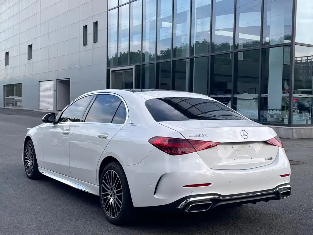 Mercedes-Benz C-Class — миниатюра 17