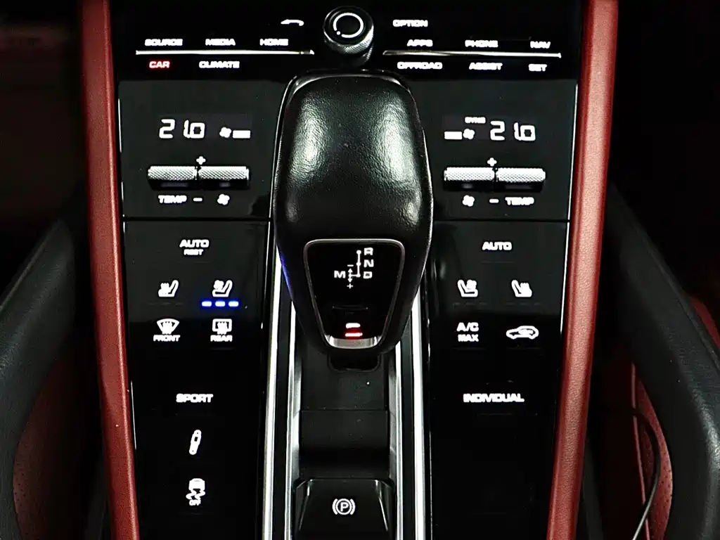 Porsche Cayenne — миниатюра 21
