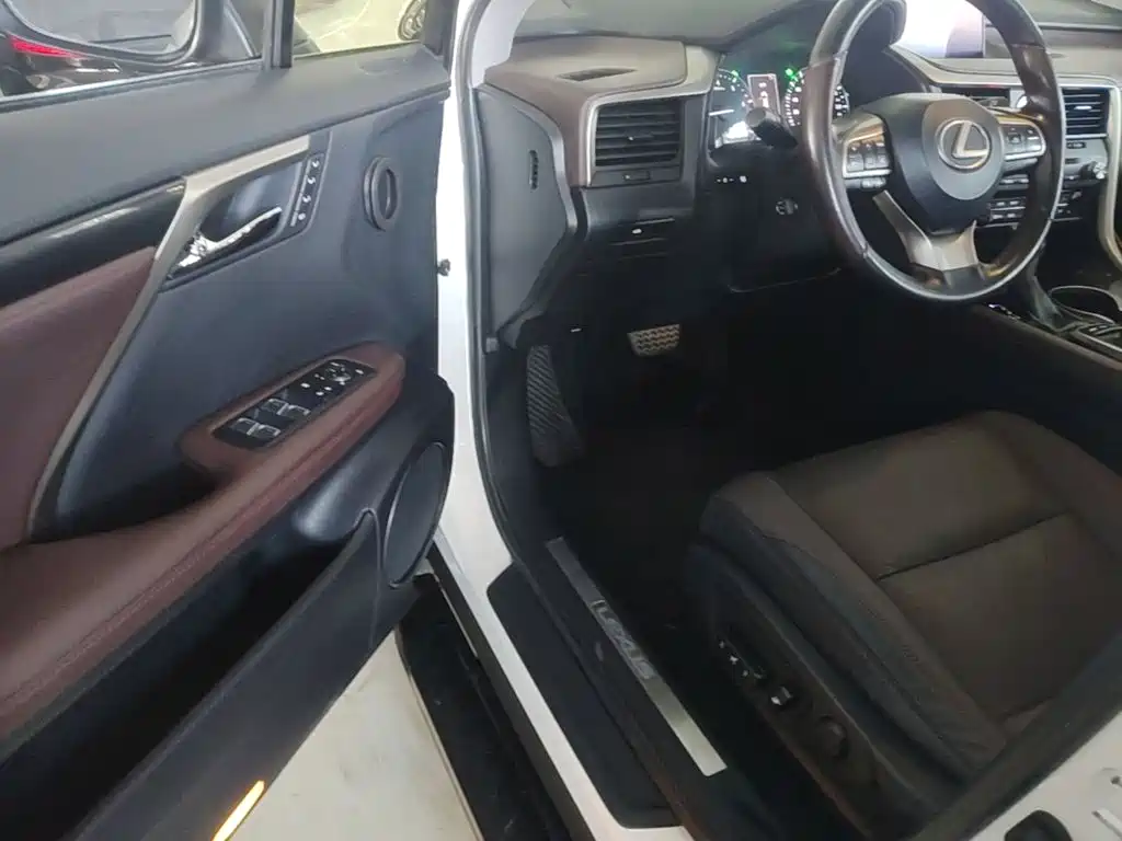 Lexus RX — миниатюра 16