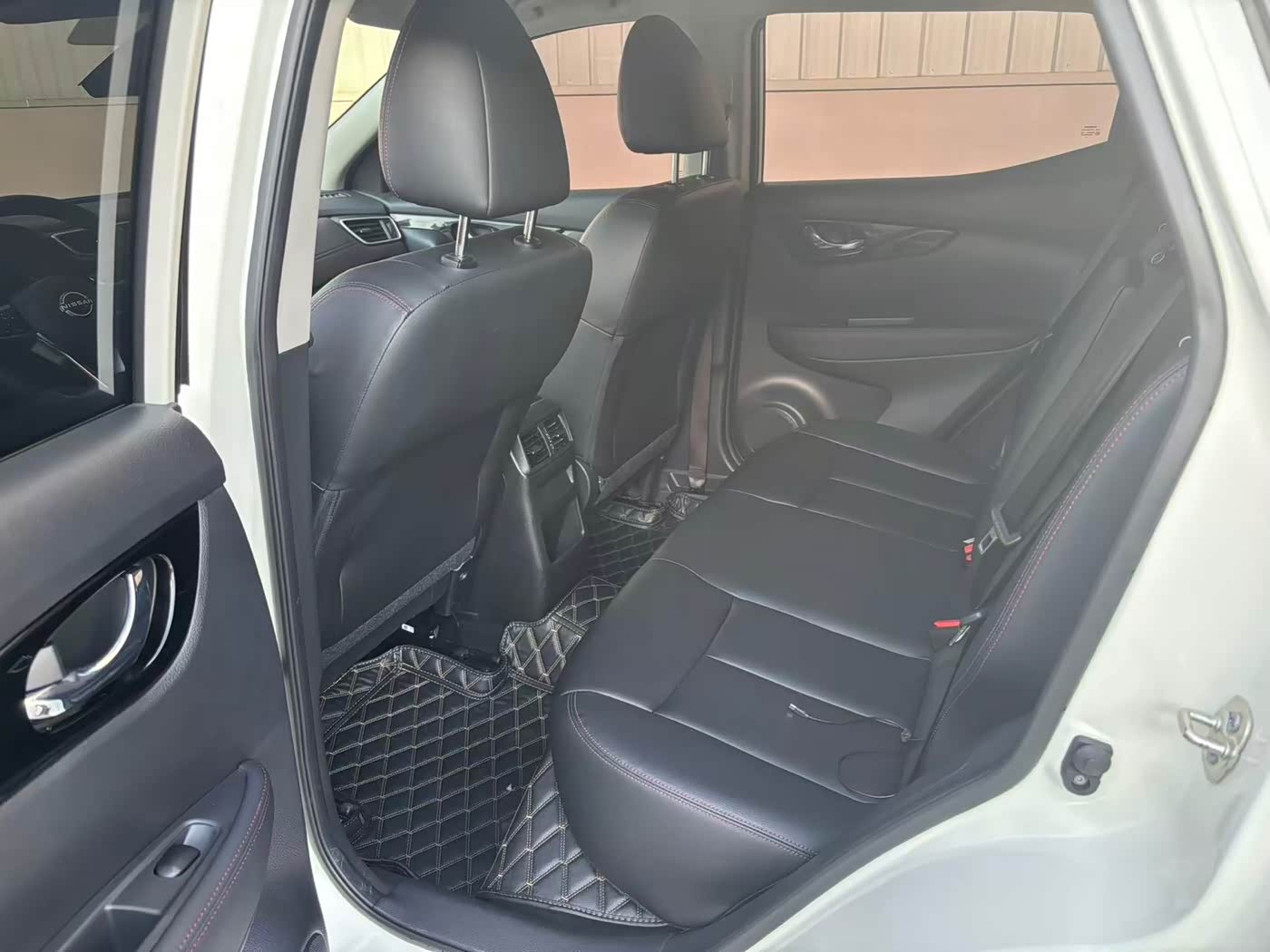 Nissan Qashqai 2.0 л 2024 г. Белый, пробег 10000 км