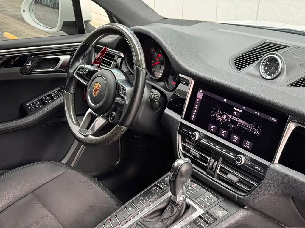 Porsche Macan — миниатюра 19
