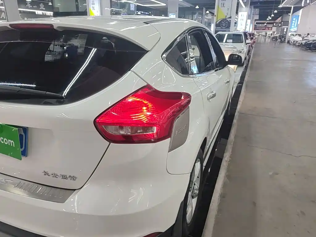 Ford Focus — миниатюра 8