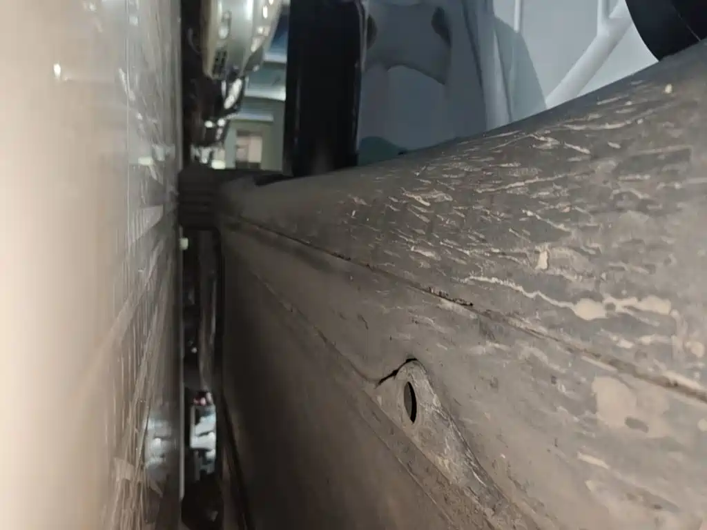 Tesla Model Y — миниатюра 21