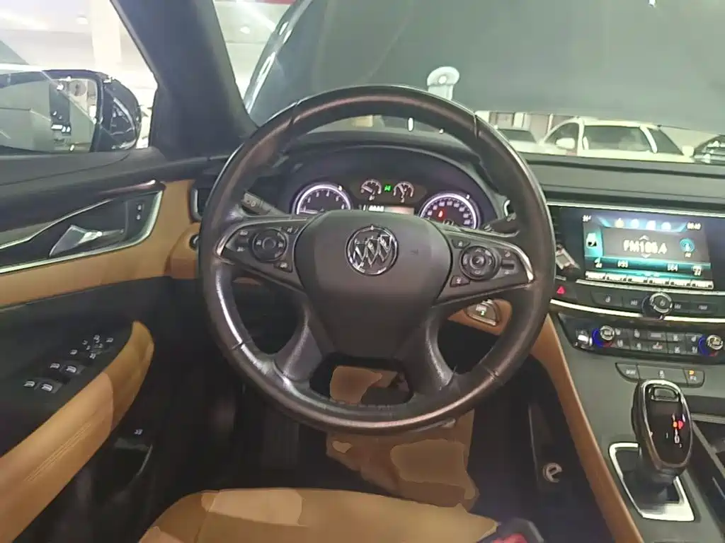Buick LaCrosse — миниатюра 11