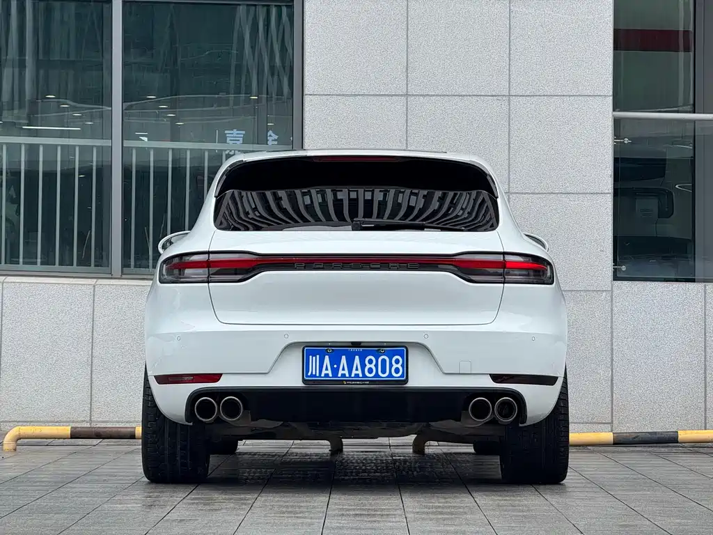 Porsche Macan — миниатюра 5