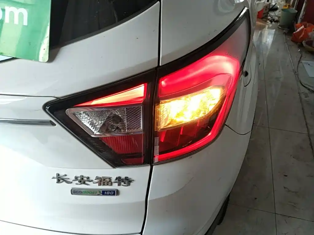 Ford Kuga — миниатюра 8