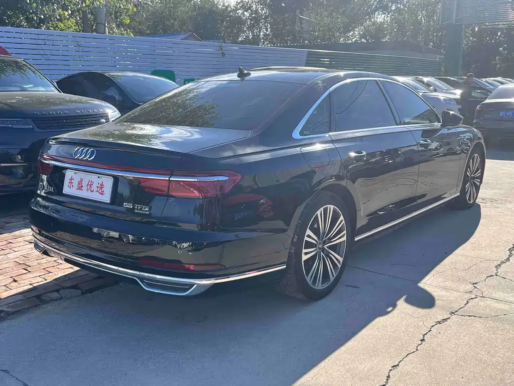 Audi A8 — миниатюра 6