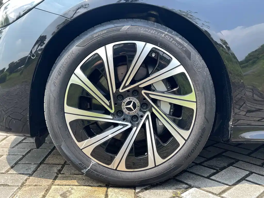 Mercedes-Benz E-Class — миниатюра 20
