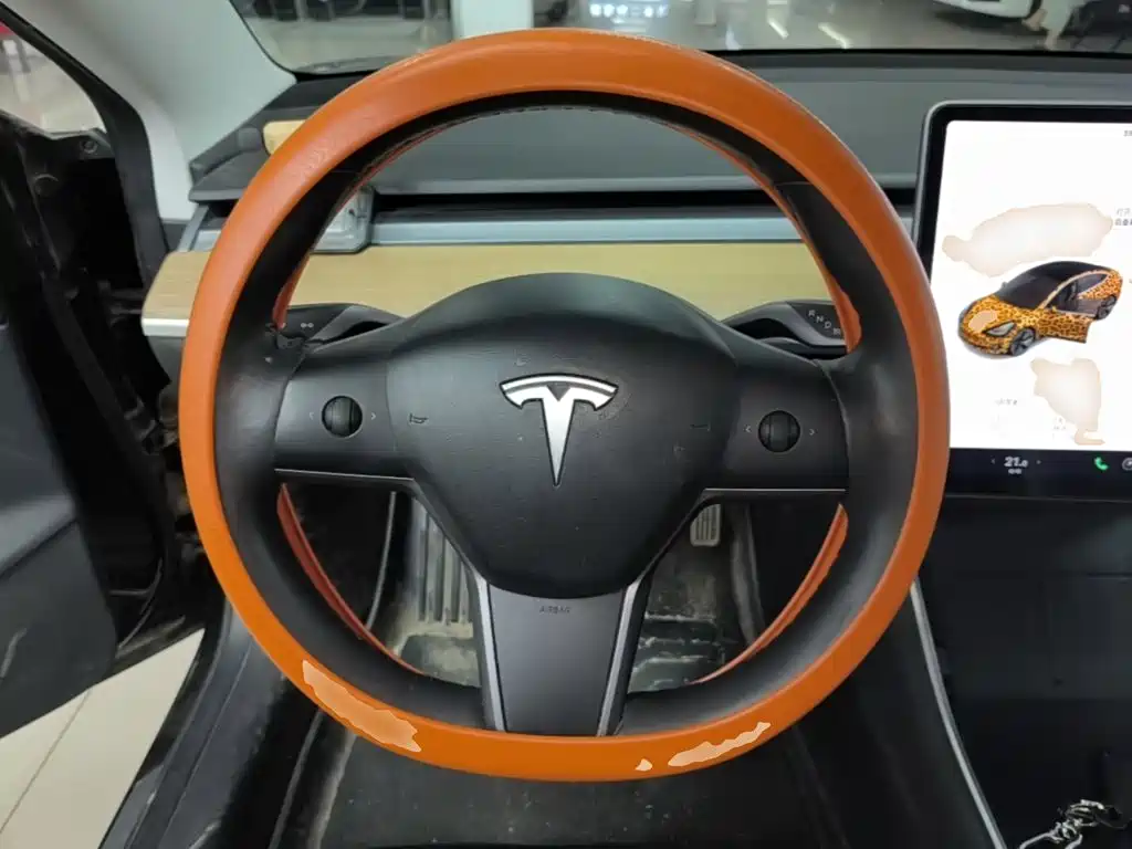 Tesla Model 3 — миниатюра 11