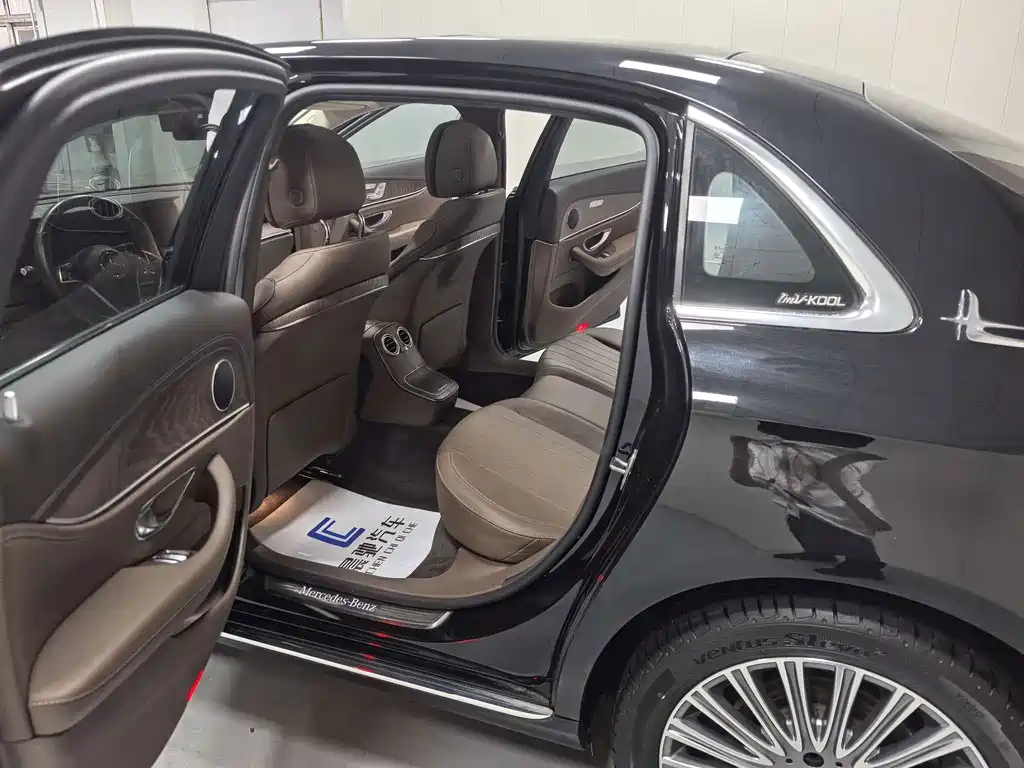 Mercedes-Benz E-Class — миниатюра 12