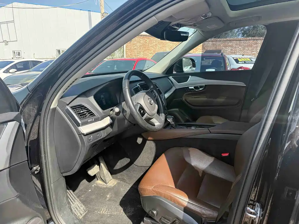 Volvo XC90 — миниатюра 4