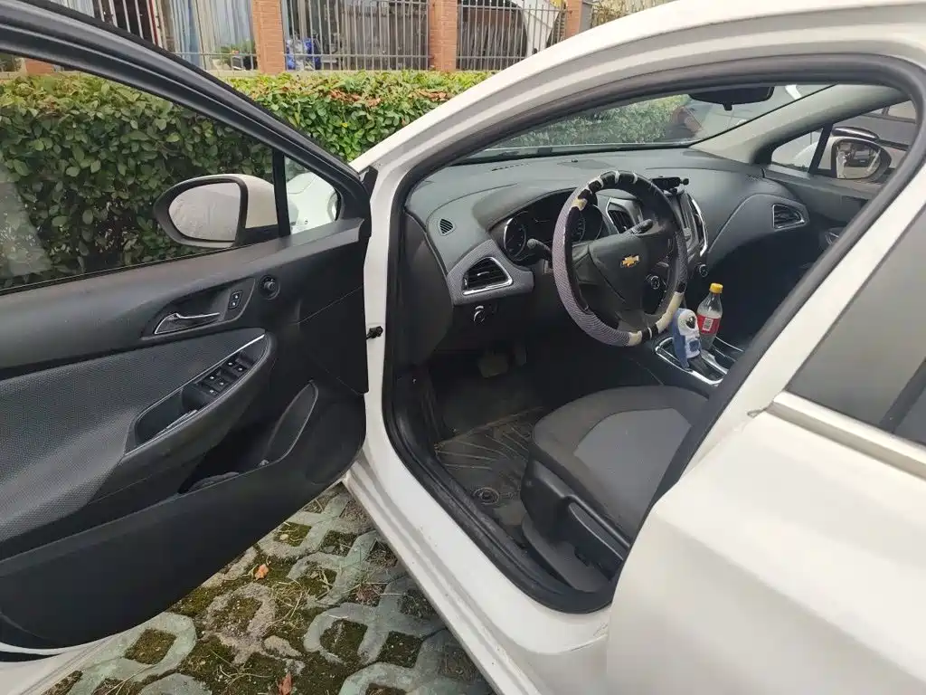 Chevrolet Cruze — миниатюра 14