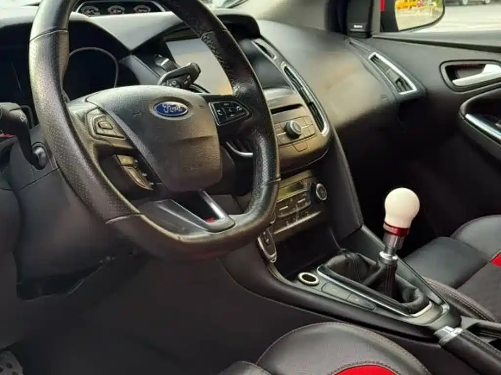 Ford Focus (Import) — миниатюра 4