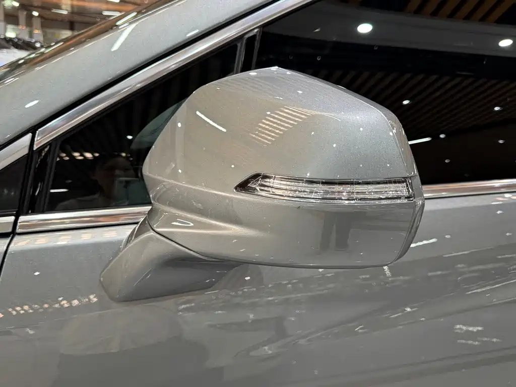 Cadillac XT5 — миниатюра 11