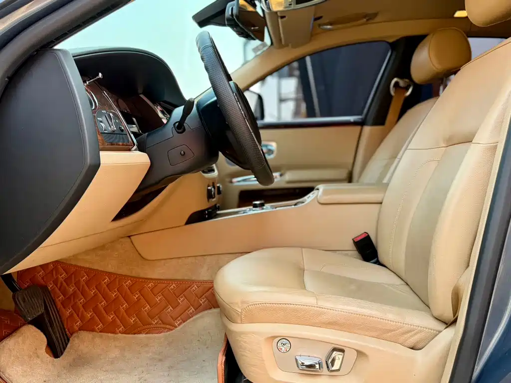 Rolls-Royce Ghost — миниатюра 10