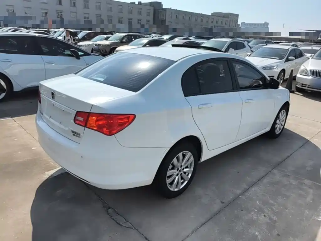 Roewe 350 — миниатюра 7