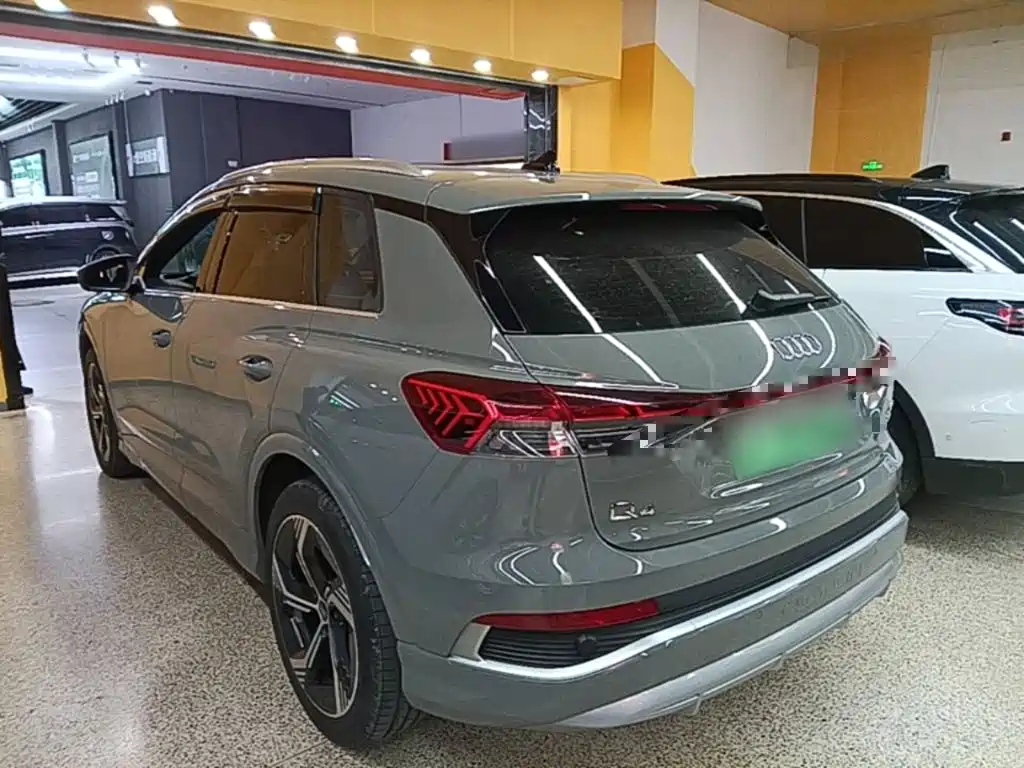 Audi Q4 e-tron — миниатюра 5