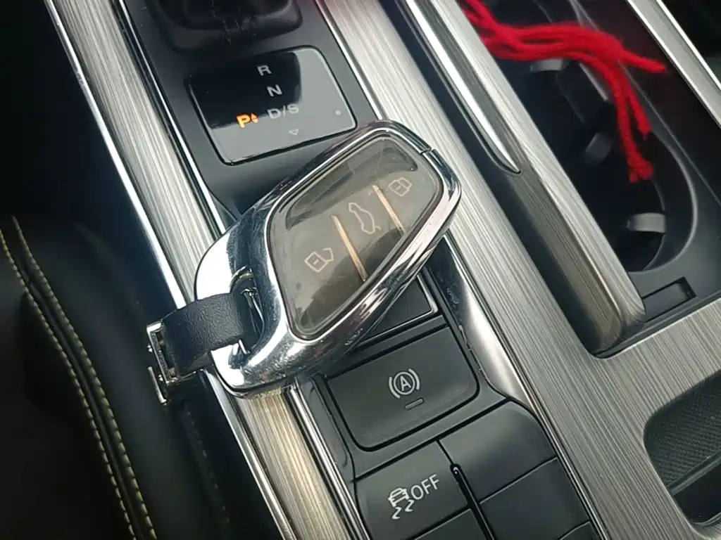 Roewe RX5 — миниатюра 9