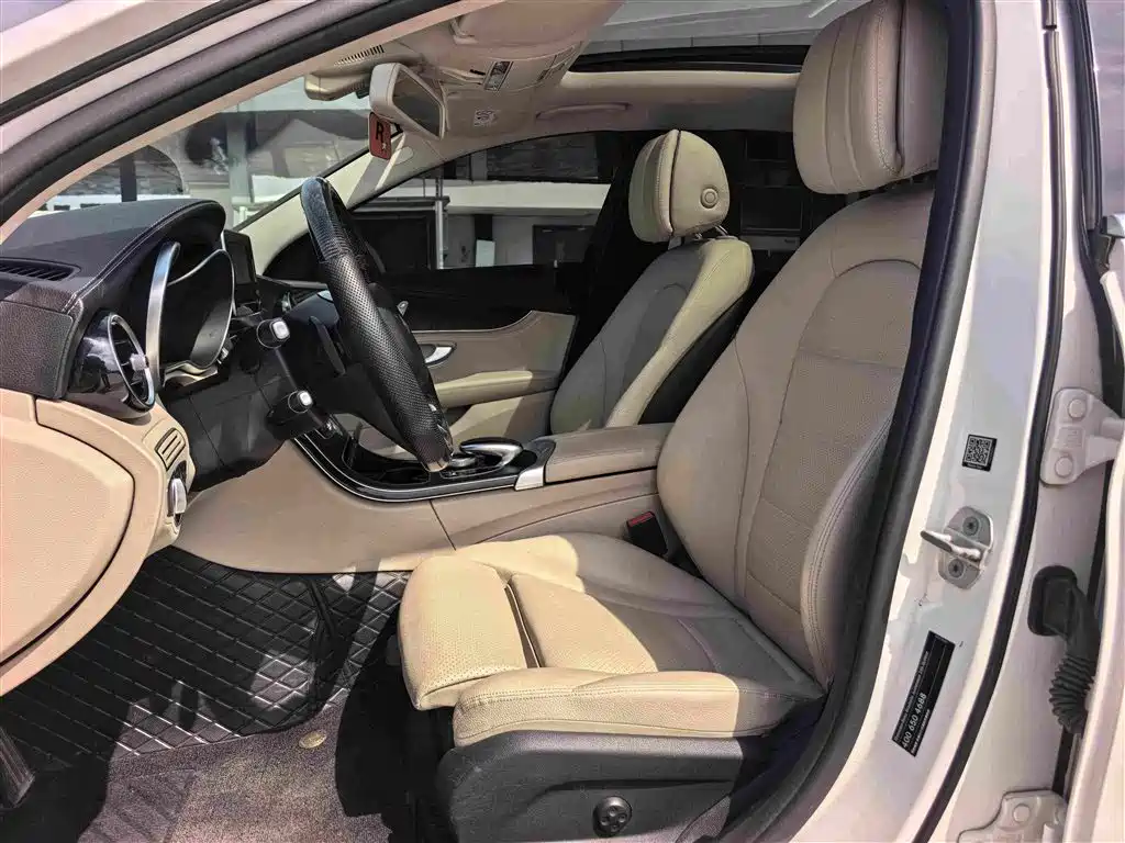 Mercedes-Benz C-Class — миниатюра 6