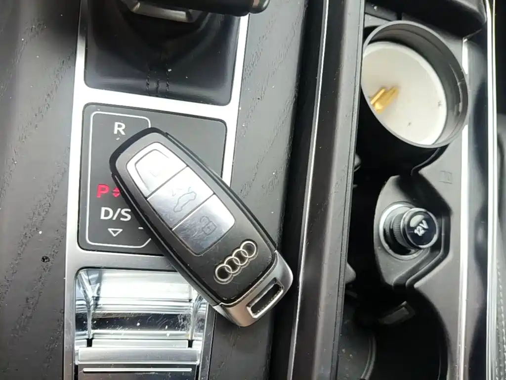 Audi A6L 2024 55 TFSI quattro Premium