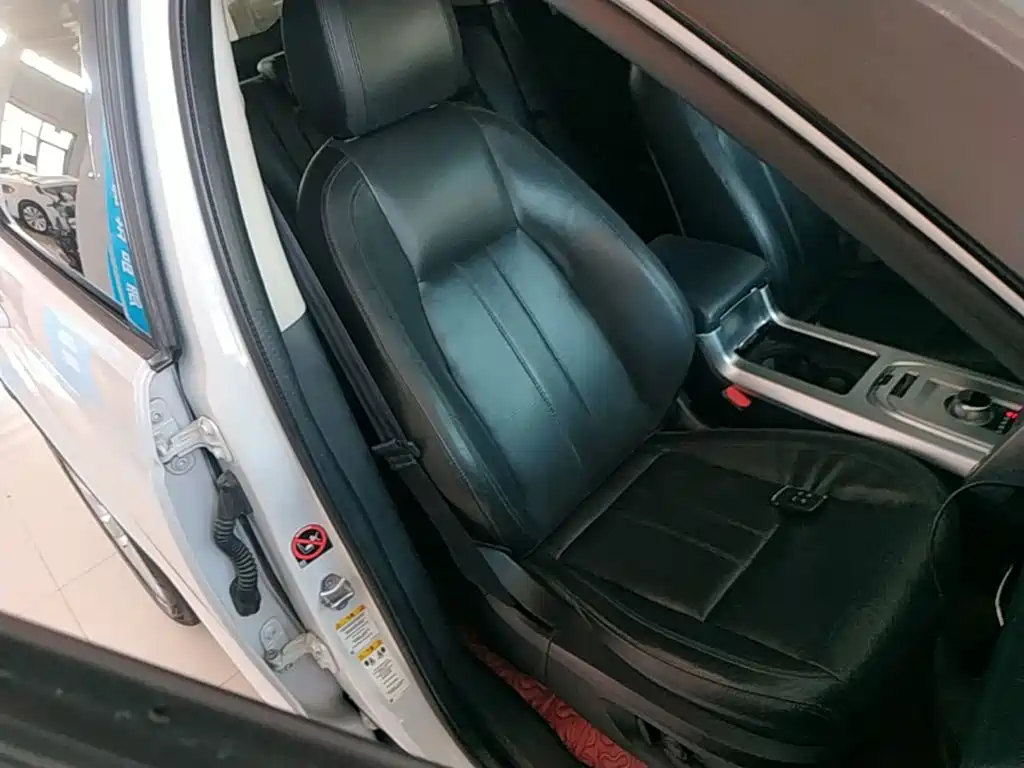 Land Rover Discovery Sport — миниатюра 25