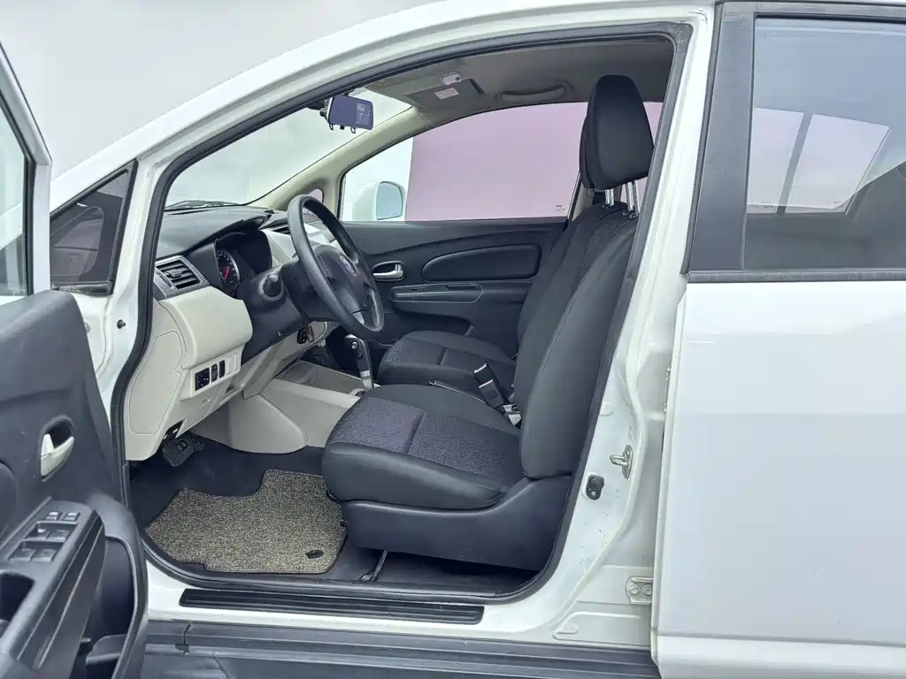Venucia R50 — миниатюра 13