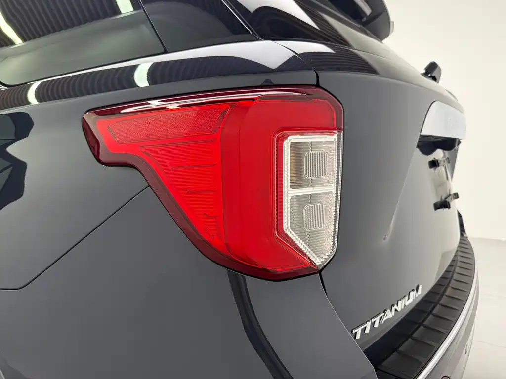 Ford Explorer — миниатюра 12