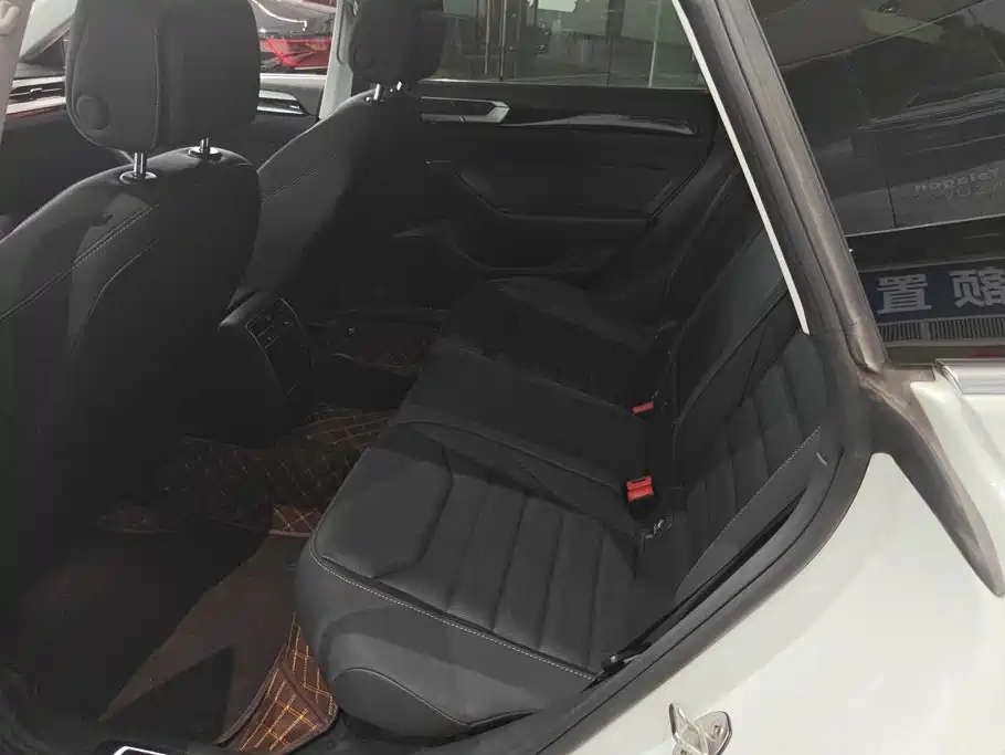 Volkswagen CC — миниатюра 11
