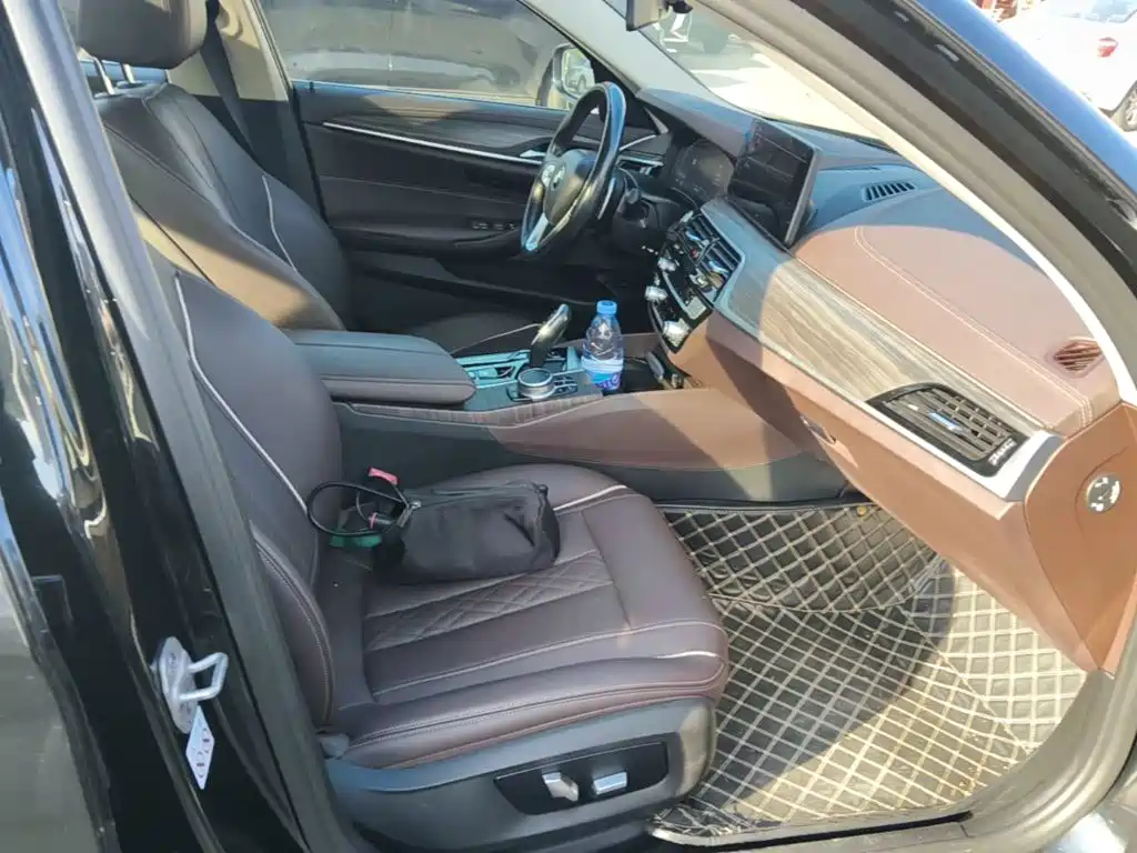 BMW 5 Series — миниатюра 25