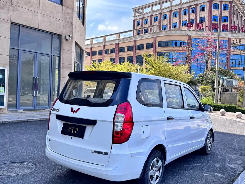 Wuling Hongguang — миниатюра 4