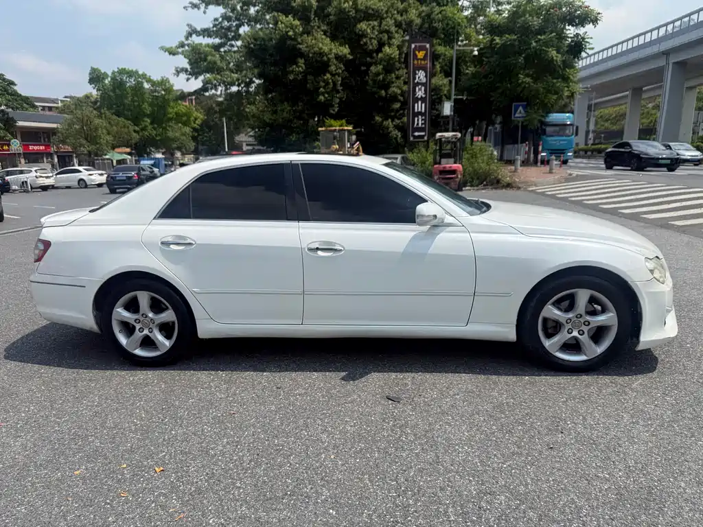 Toyota Reiz — миниатюра 4