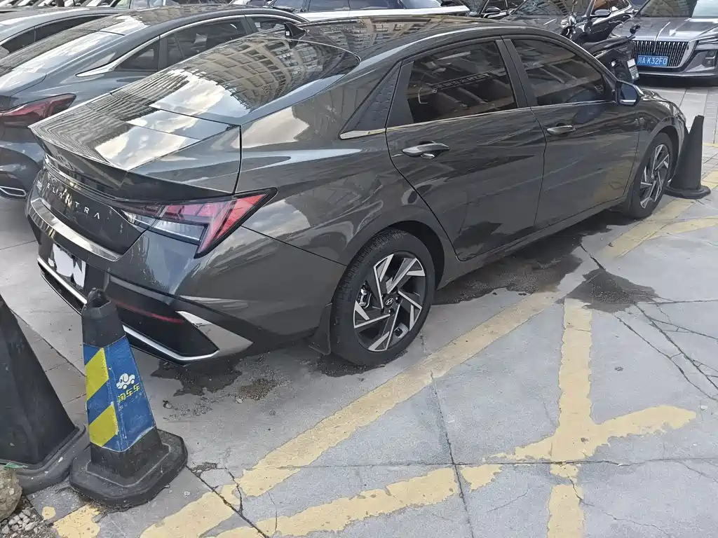 Hyundai Elantra — миниатюра 15
