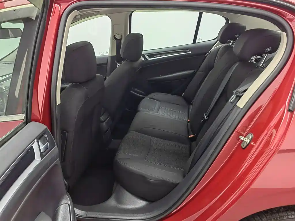 Peugeot 308 — миниатюра 15