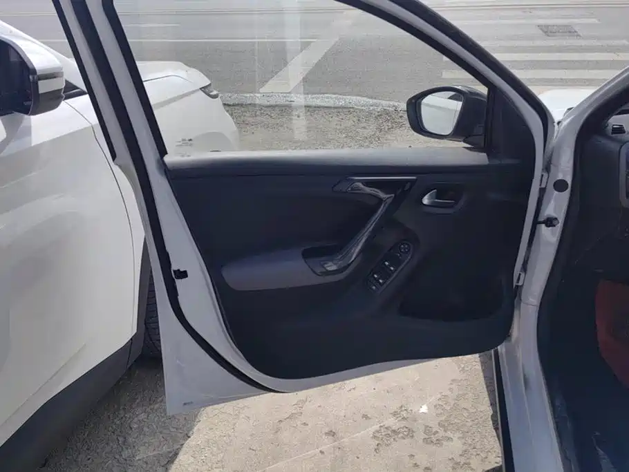Citroen C3-XR — миниатюра 7