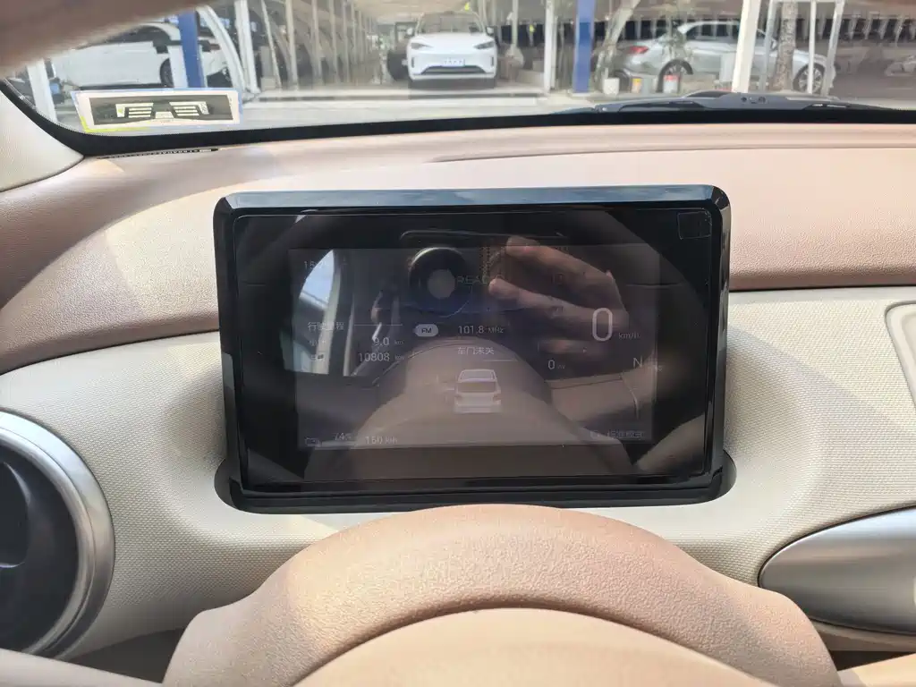 Wuling MINIEV — миниатюра 20