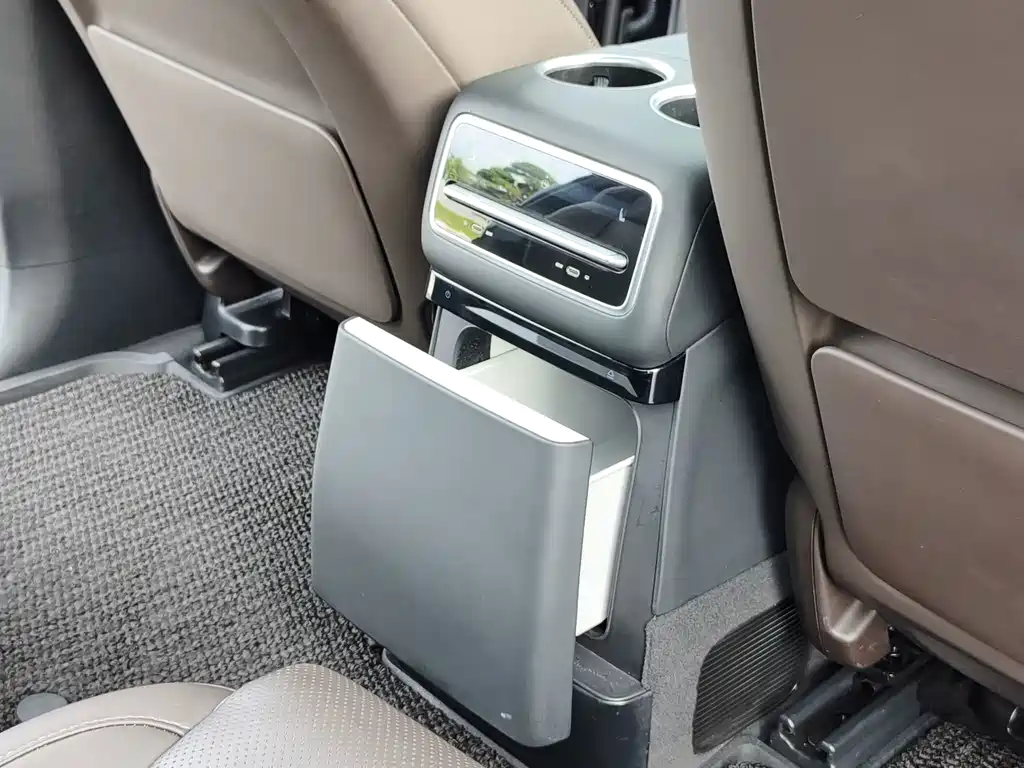 Li Auto Li L9 — миниатюра 9