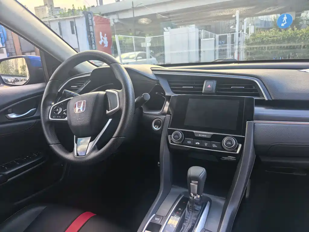 Honda Civic — миниатюра 10