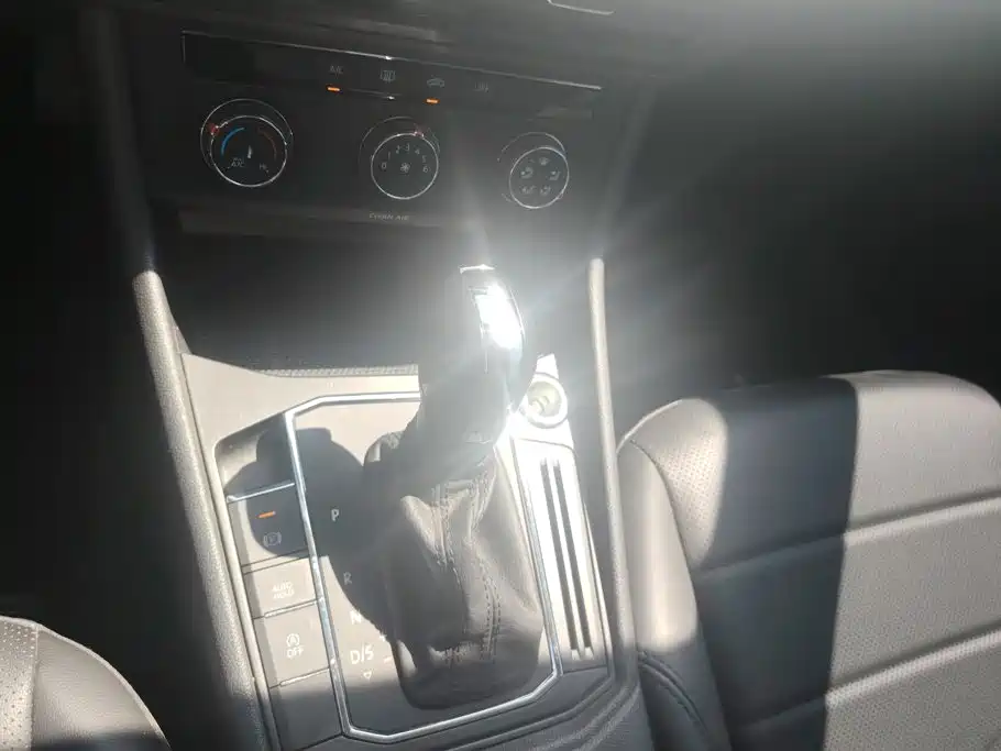 Volkswagen Lavida — миниатюра 16