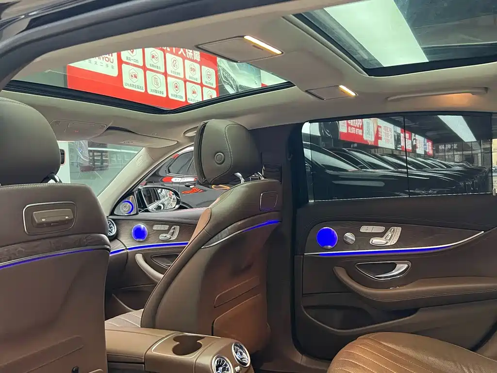 Mercedes-Benz E-Class — миниатюра 11