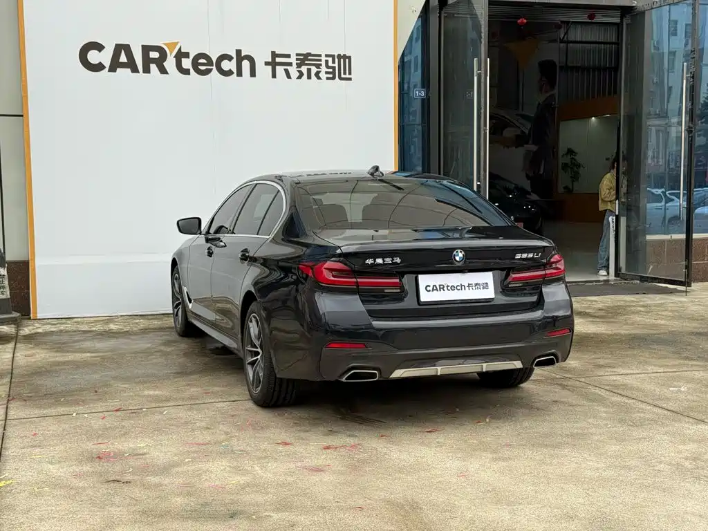 BMW 5 Series — миниатюра 15