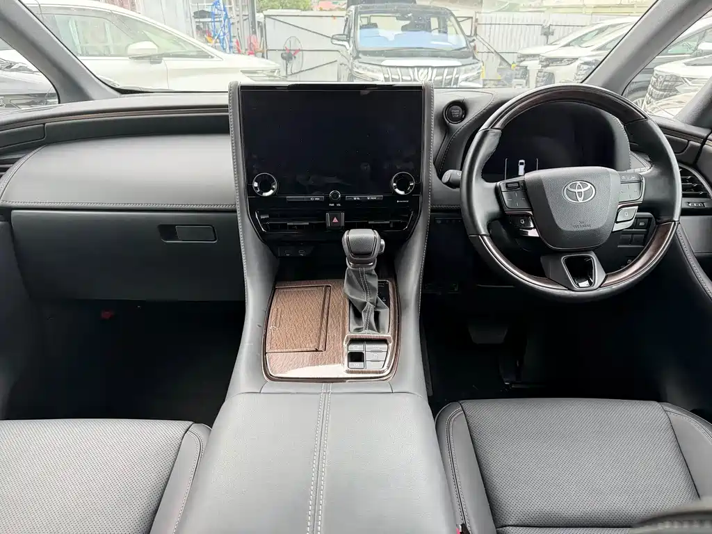 Toyota Alphard — миниатюра 6