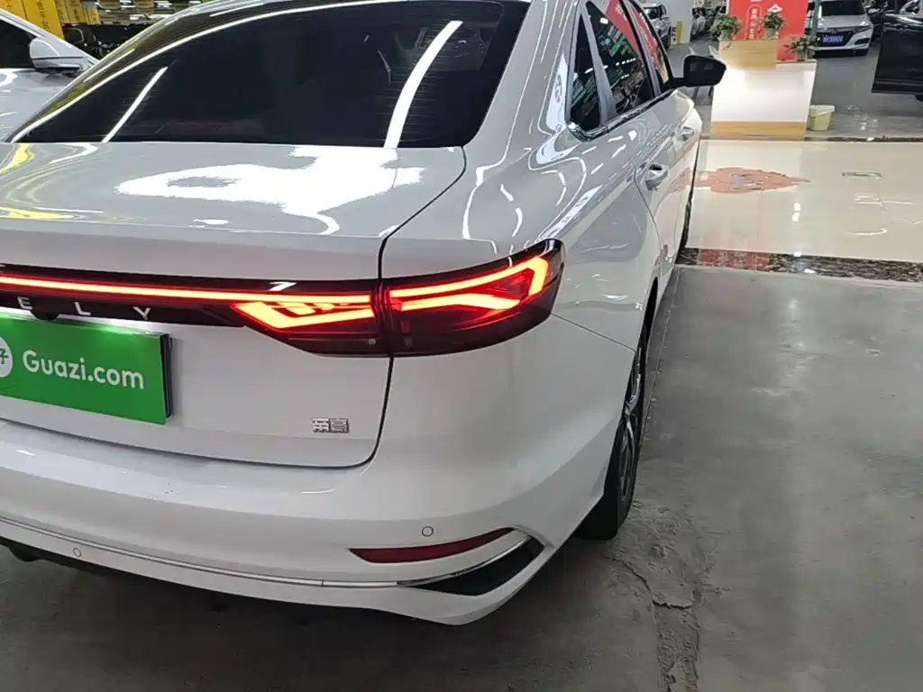 Geely Emgrand — миниатюра 8