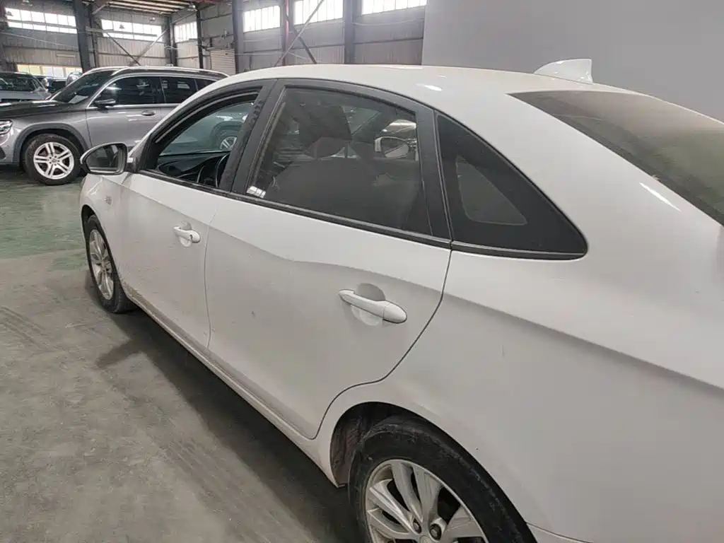 Buick Excelle — миниатюра 5